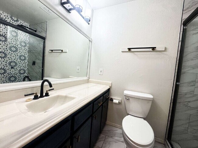 Building Photo - "Pool Home in the Center of Yuma!"