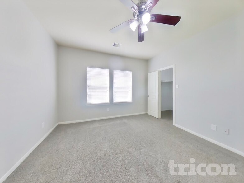 Building Photo - 2122 Hackberry Bank Ln