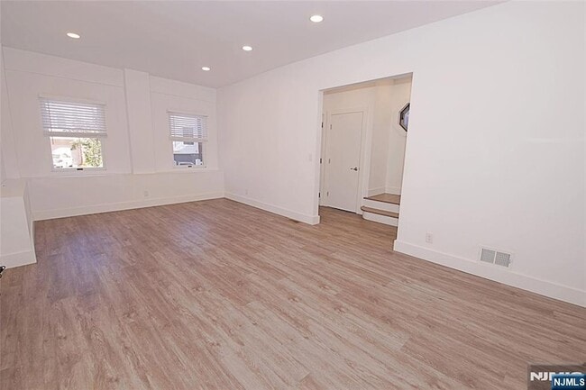 Building Photo - 34 Hilliard Ave