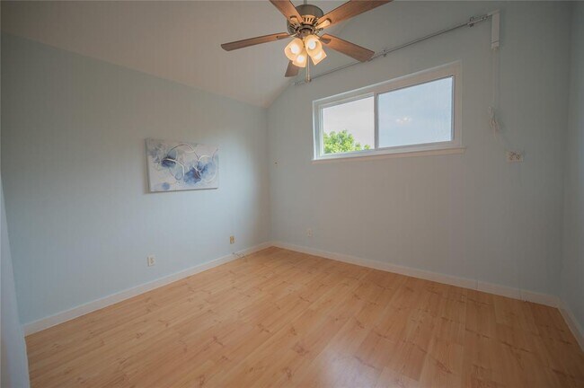 Building Photo - 16623 Park Green Way