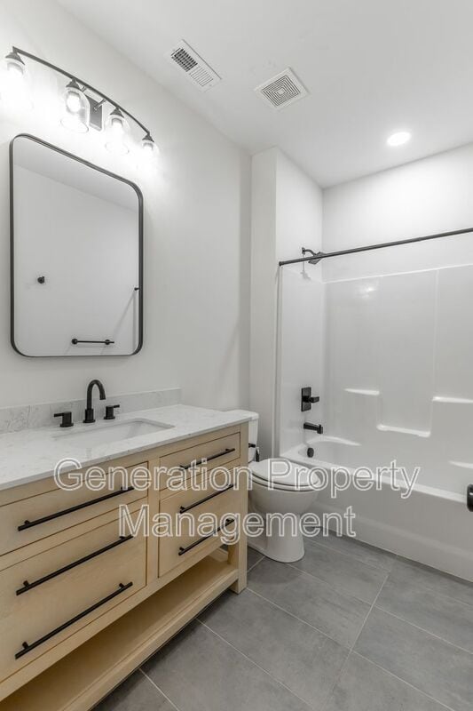 Building Photo - 1124 Garfield St