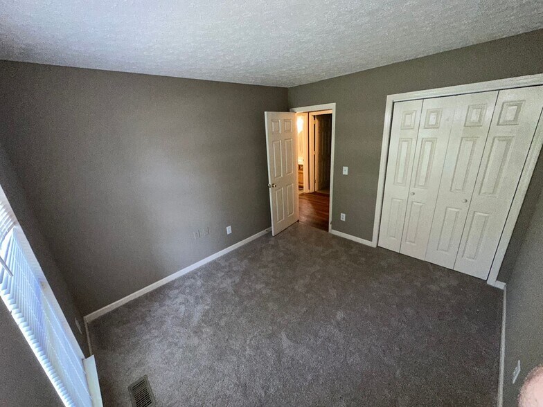 Building Photo - 1409 Aaronwood Dr