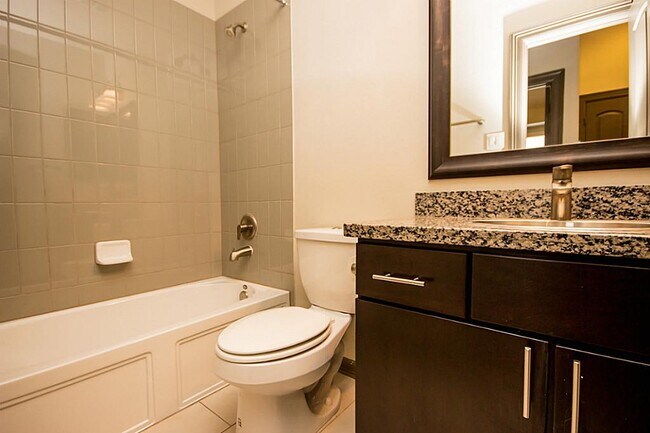 Building Photo - 63 Aventura Pl