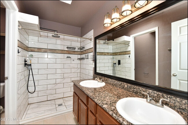 Building Photo - 7065 Falling Leaf Cir