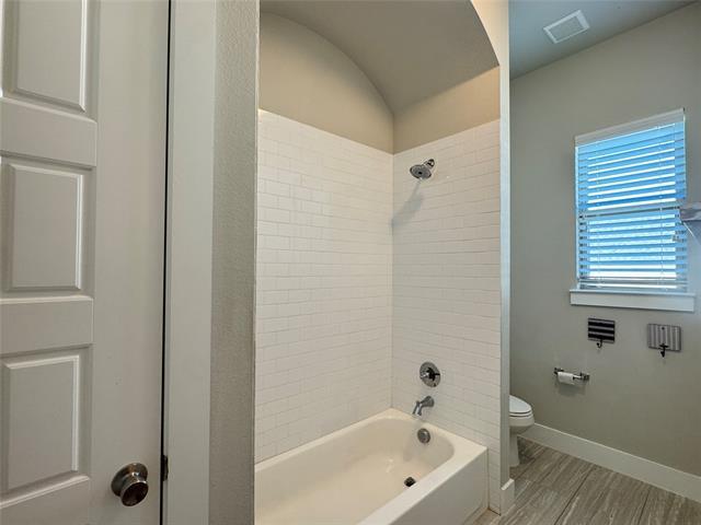 Building Photo - 197 Blackthorn Dr