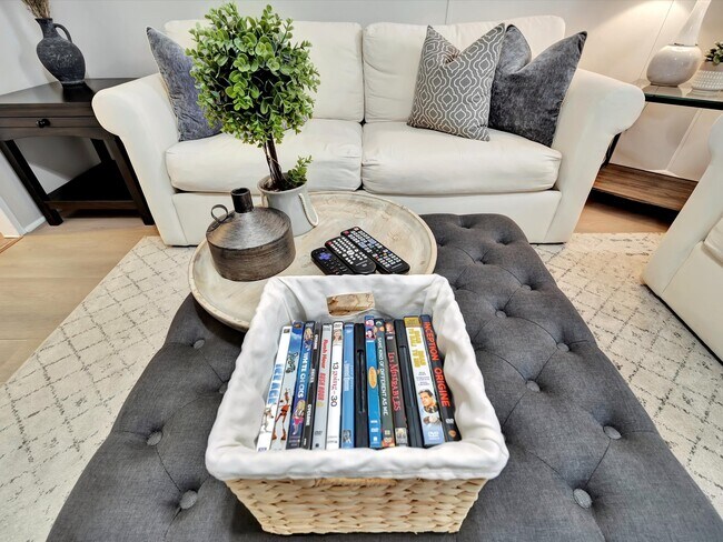 Building Photo - 506 Main St