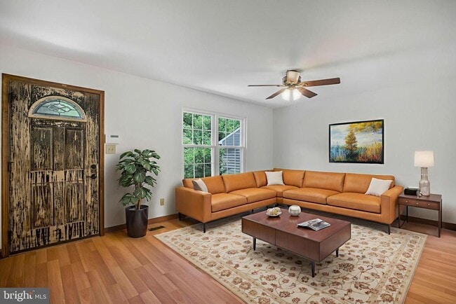 Building Photo - 6327 Joslyn Pl