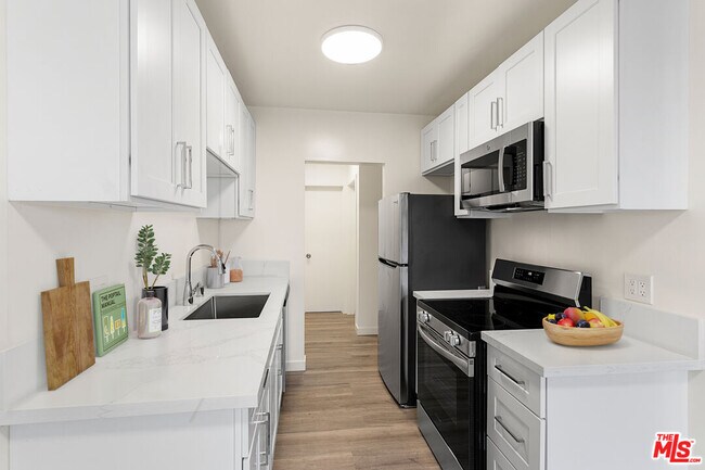 Building Photo - 1433 Brockton Ave