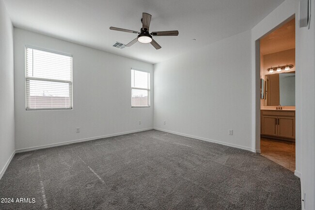 Building Photo - 28440 N 132nd Dr