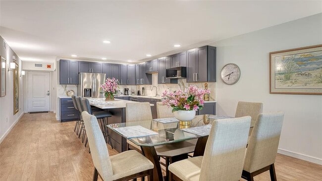 Building Photo - 5757 Gulf of Mexico Dr