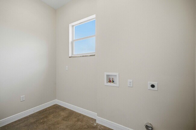 Building Photo - Country Living with Modern Convenience!