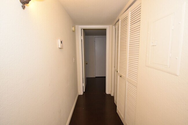 Building Photo - 3125 Casey Dr