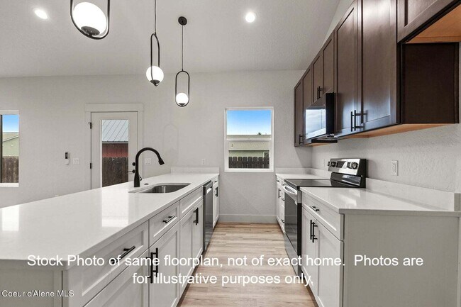 Building Photo - 906 E Hastings Ave