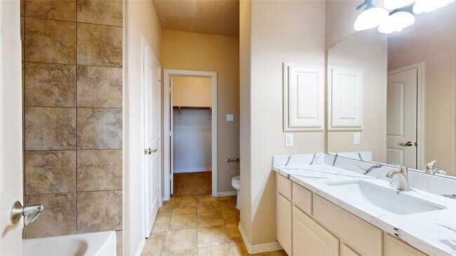 Building Photo - 18814 Cove Vista Ln