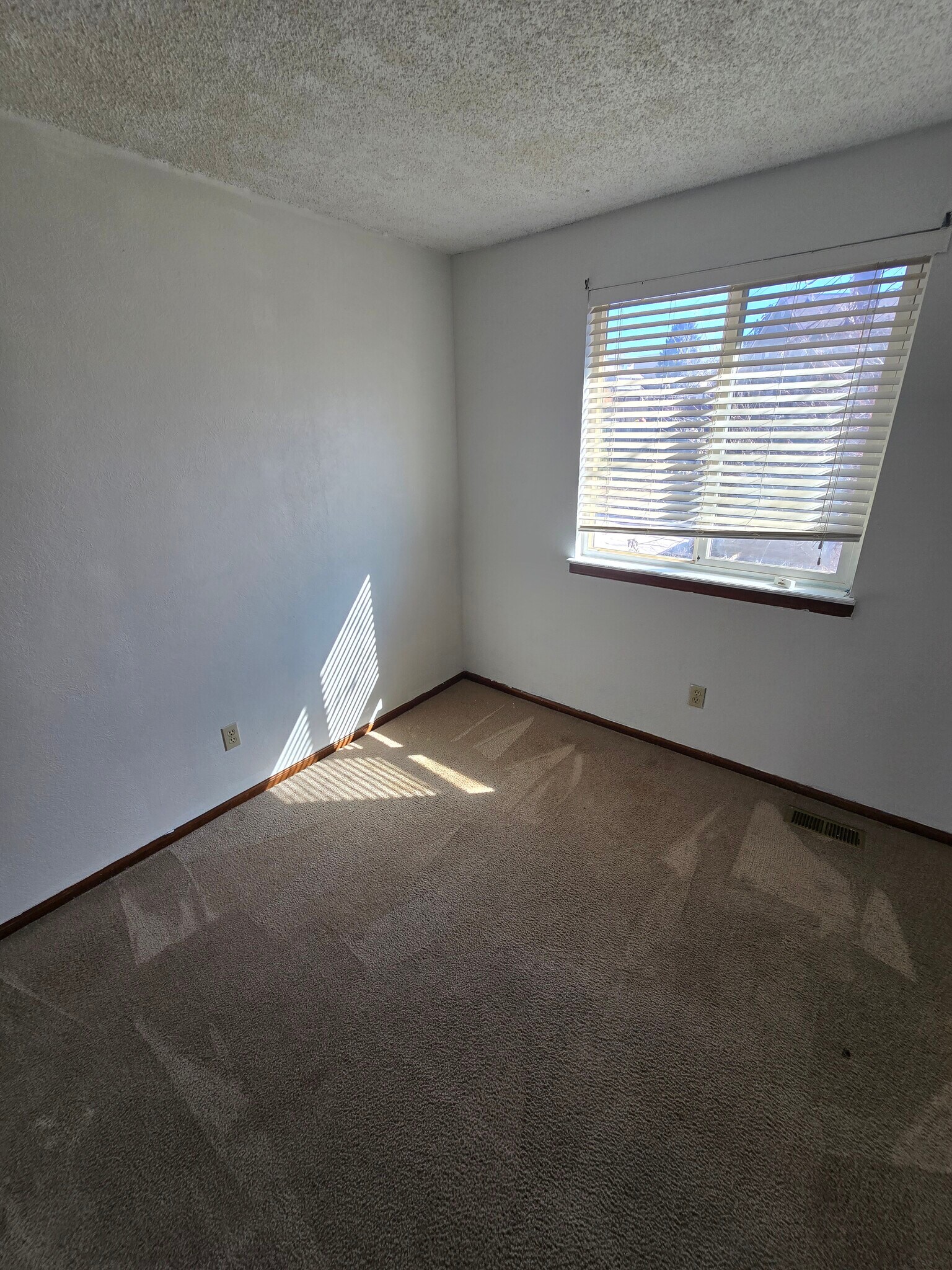 Building Photo - 19420 E Colorado Dr