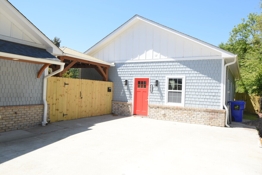 Building Photo - 621 Hadley Ct