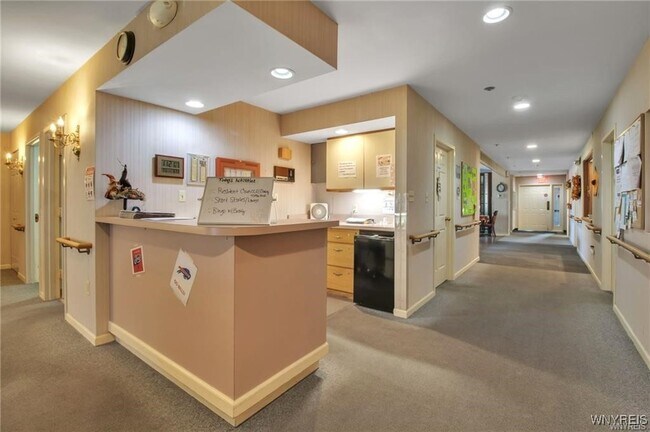 Building Photo - 459 E Oak Orchard St