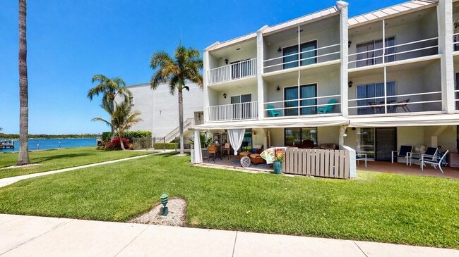 Building Photo - 1300 Seaway Dr