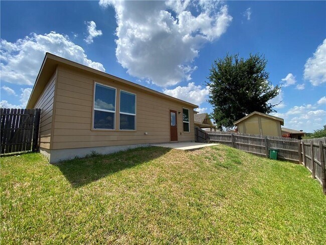 Building Photo - 5704 Knoll Pines Pass