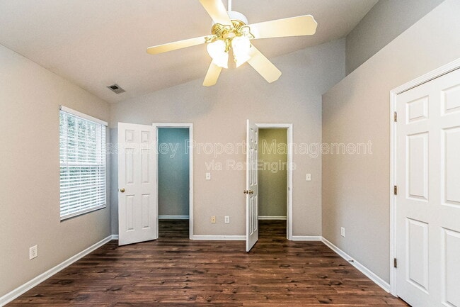 Building Photo - 123 Baberton Dr