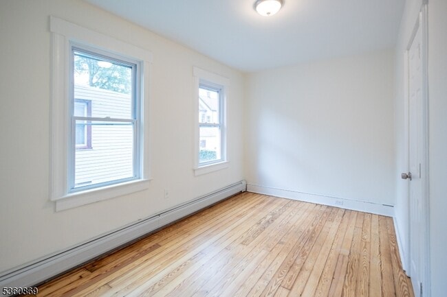 Building Photo - 34 Fairview Pl