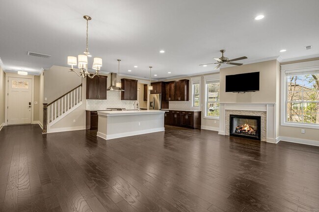 Building Photo - Stunning 3-Bedroom Townhome in Black Mountain's Sweet Birch Commons