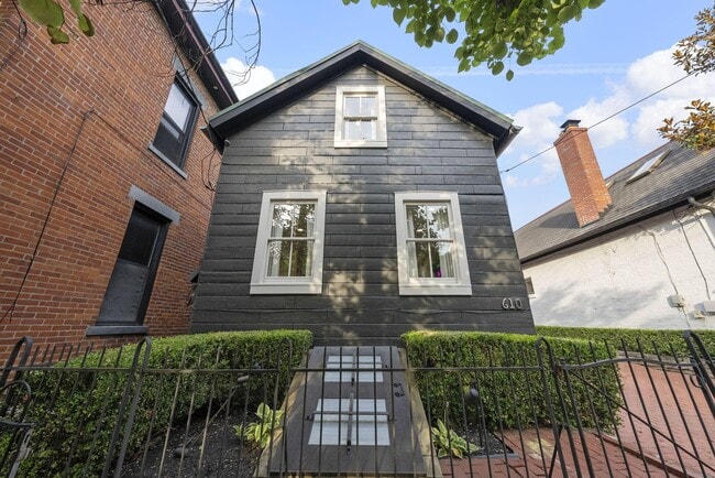 Building Photo - 610 City Park Ave