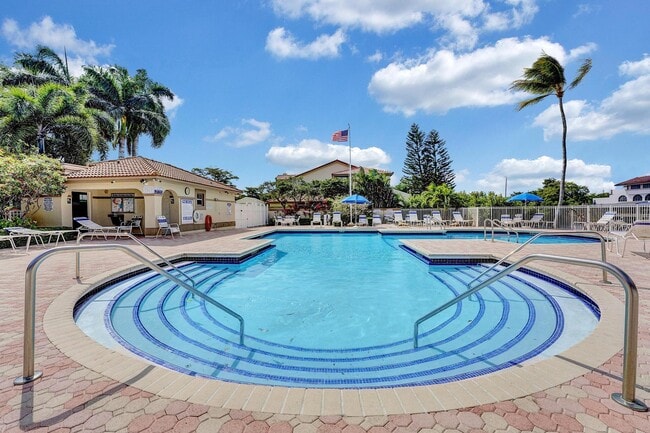 Building Photo - 6555 Via Regina