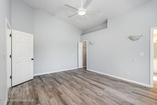 Building Photo - 651 Benton Dr