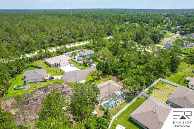 Building Photo - 13 Sleigh Bell Pl