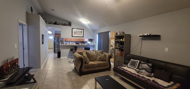Building Photo - MODERN 3/2 w/ Garage, Fenced Yard, Washer/...
