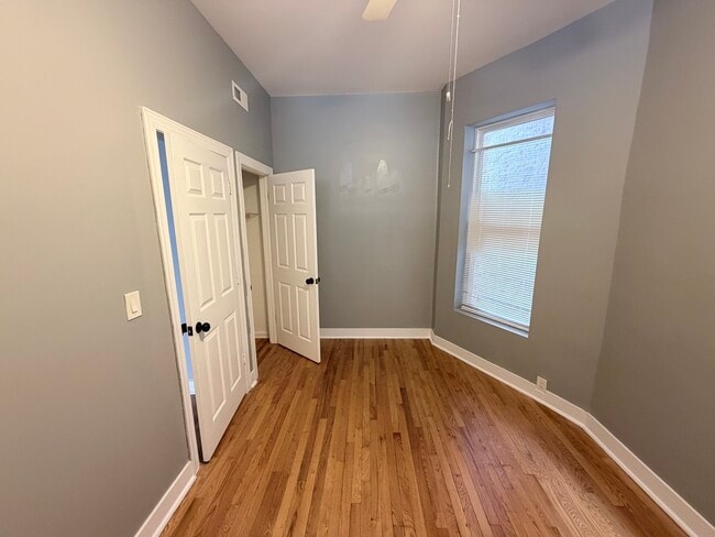 Building Photo - 3140 W Fulton Blvd