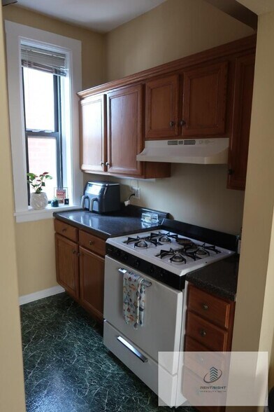 Building Photo - 1311 N Bosworth Ave