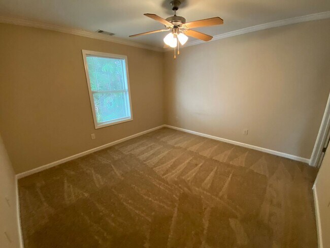 Building Photo - Pre-Leasing for August 2026!