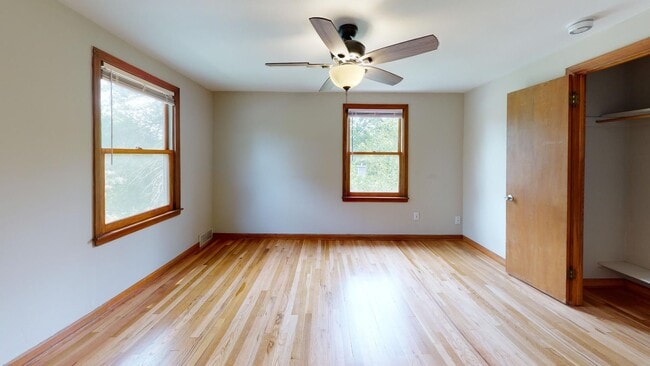 Building Photo - Great Location - Available August 1st