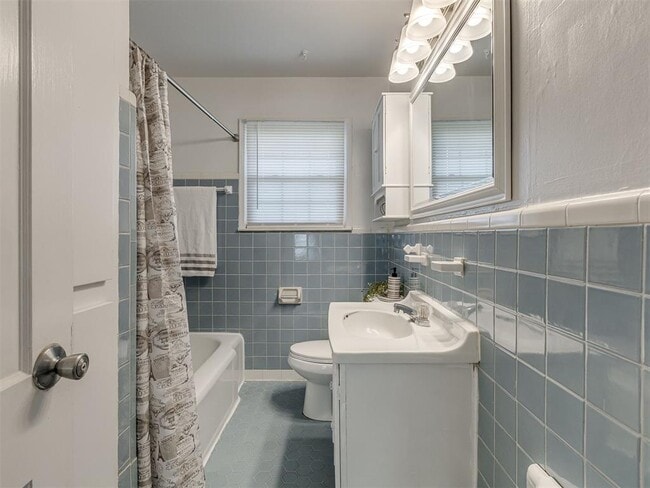 Building Photo - 544 E Fairchild Dr