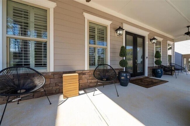 Building Photo - 3165 Oakdale Rd