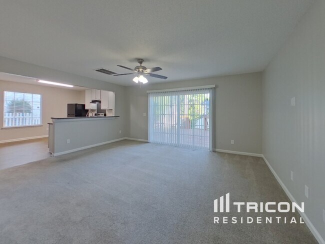 Building Photo - 7949 Bristle Ln