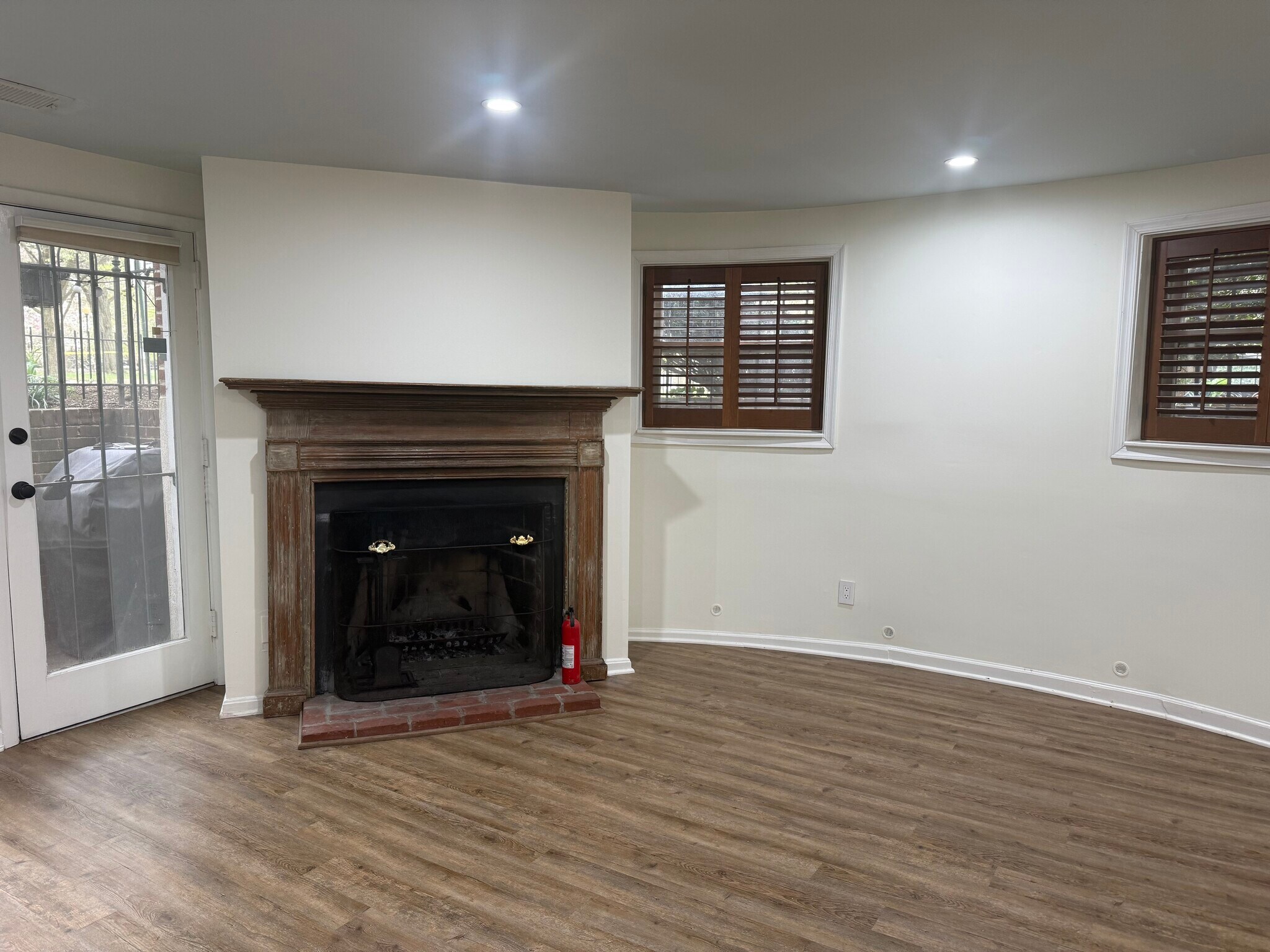 Building Photo - 1202 E Capitol St NE