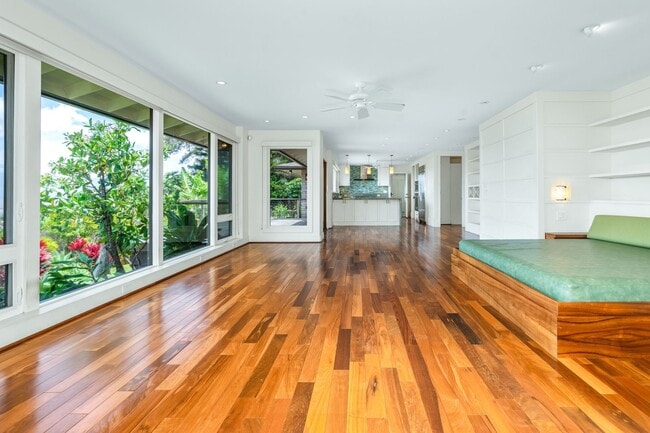 Building Photo - Beautiful Custom Built Home in Wailuku Heights, 2 Bed/3 Bath with Flex Room, Magnificent Ocean/Mo...