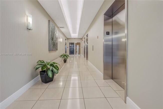 Building Photo - 1250 S Miami Ave