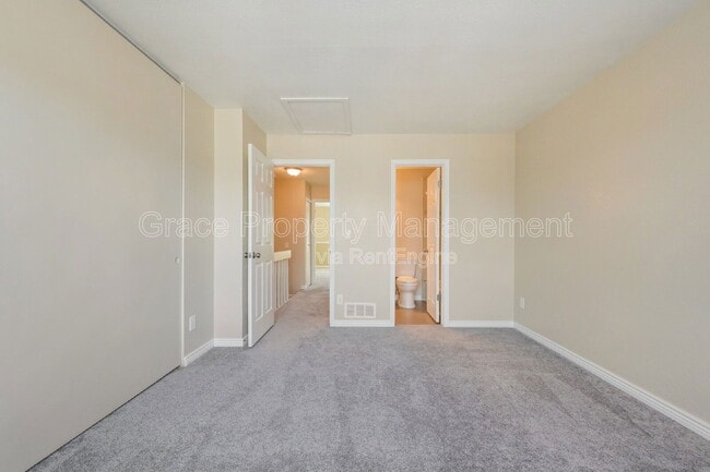 Building Photo - 8165 S Fillmore Way