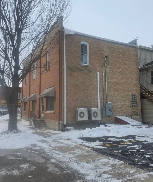 Building Photo - 1 Main St