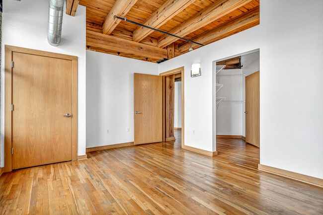 Building Photo - 413 N 2nd St