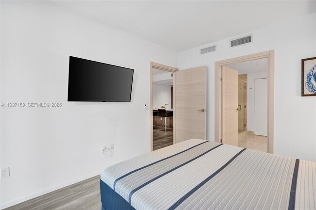 Building Photo - 801 S Miami Ave