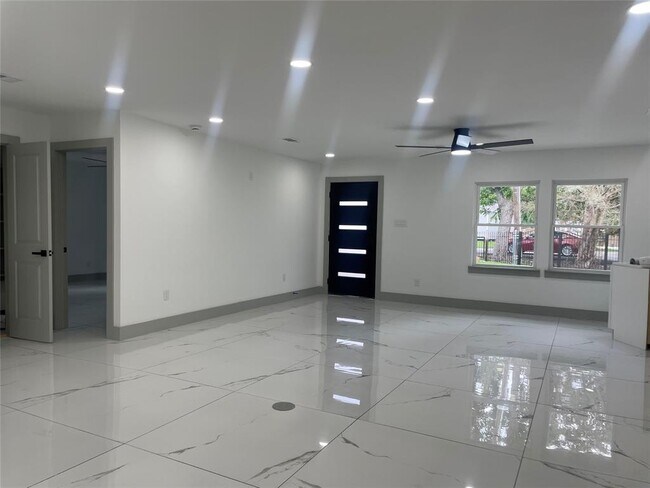 Building Photo - 7005 Kopman Dr