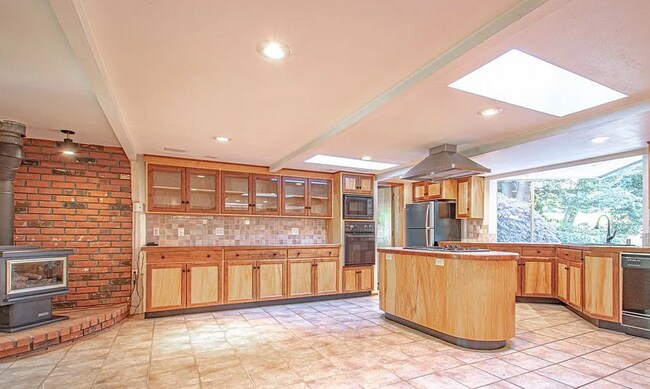 Building Photo - HALF MONTH FREE OF RENT Charming A-Frame H...