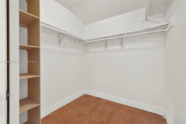 Building Photo - 15831 Palmetto Club Dr