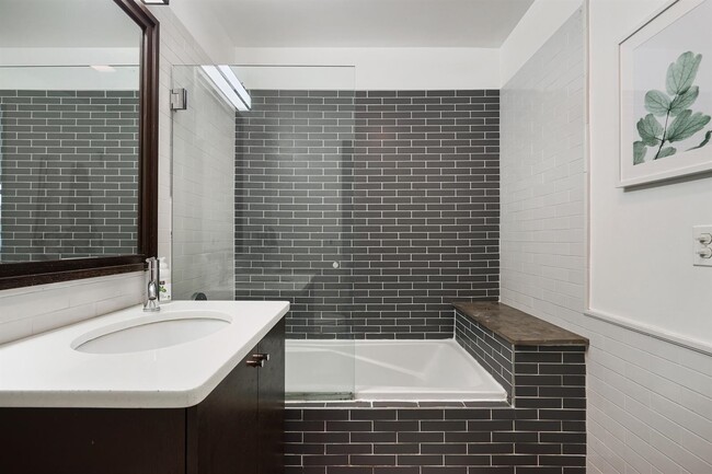 Building Photo - 25 McWilliams Pl