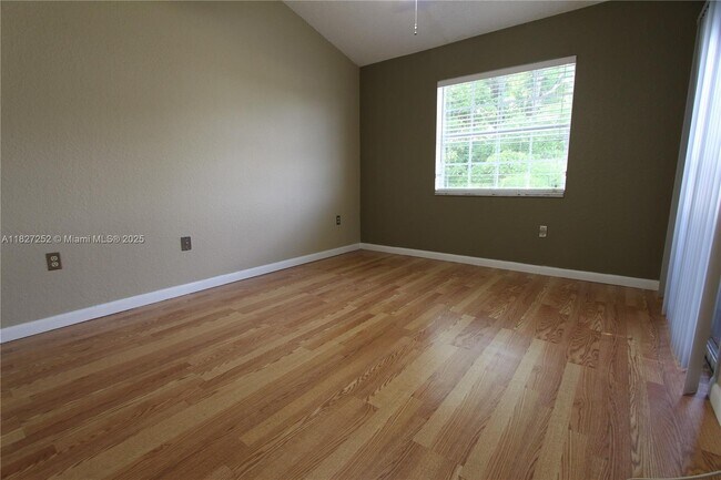 Building Photo - 2881 N Oakland Forest Dr